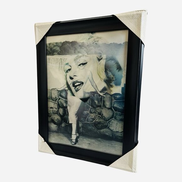 Marilyn Monroe Large 15"x19" 3D Moving Picture Framed Rare Wall Art New - Picture 3 of 4